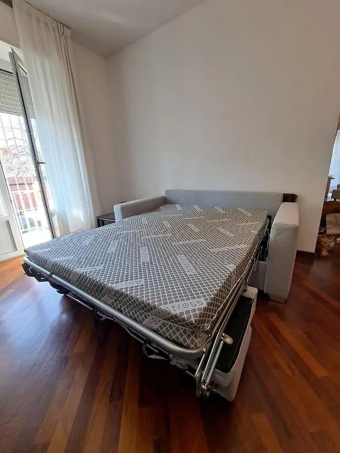 Fancy Monique Apartment Milan